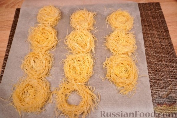 Гнёзда из теста кадаиф с фундучным пралине