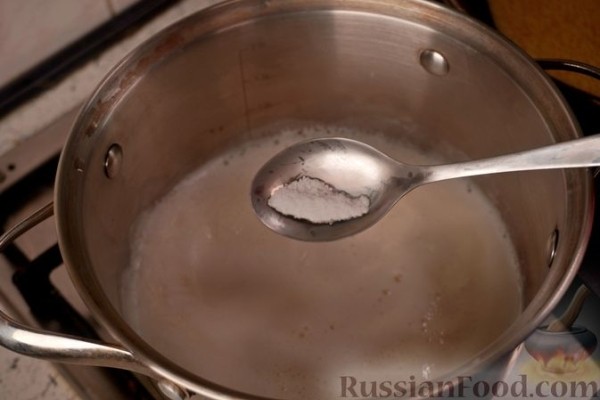 Кускус с голубикой, персиком и орехами