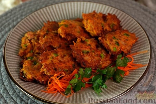 Оладьи из консервированного тунца и моркови