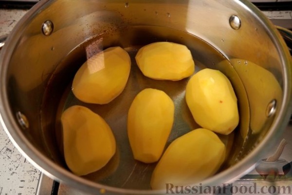 Картофельный салат с майонезно-сметанным соусом
