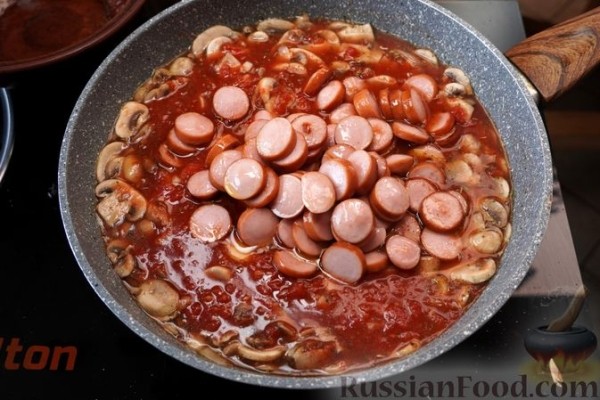 Лазанья с сосисками и шампиньонами