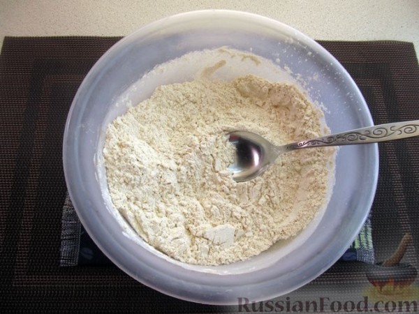Пирог с морковью, финиками и грецкими орехами