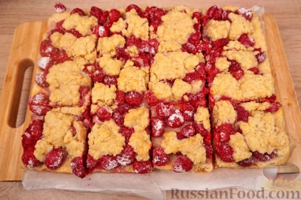 Печенье с овсяными хлопьями и малиной