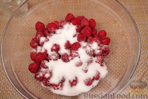 Печенье с овсяными хлопьями и малиной