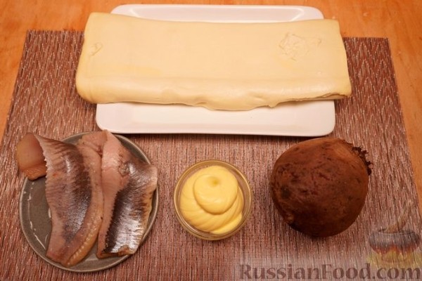 Волованы со свеклой и сельдью