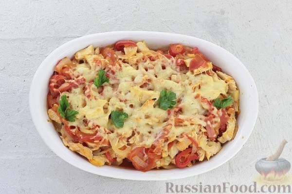 Запеканка из макарон с курицей и овощами