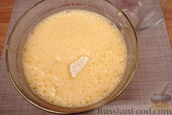 Бисквит с заварным кремом и малиной