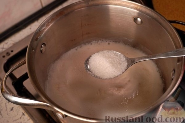 Кускус с голубикой, персиком и орехами