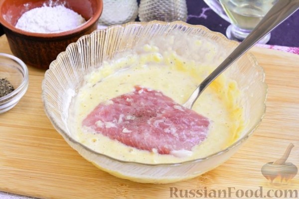 Отбивные из свинины в яблочном кляре
