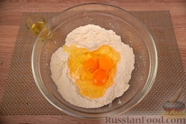 Хилопитес емистас с сыром, творогом и оливками (тортеллини по-гречески)