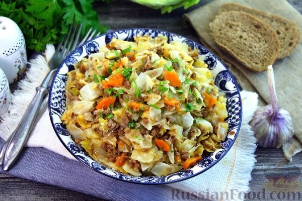Капуста, тушенная с фаршем