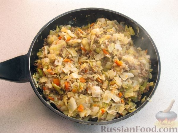 Капуста, тушенная с фаршем