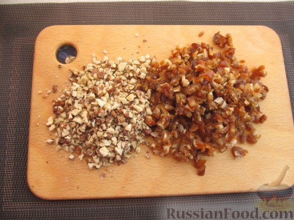 Пирог с морковью, финиками и грецкими орехами