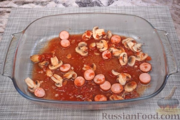 Лазанья с сосисками и шампиньонами