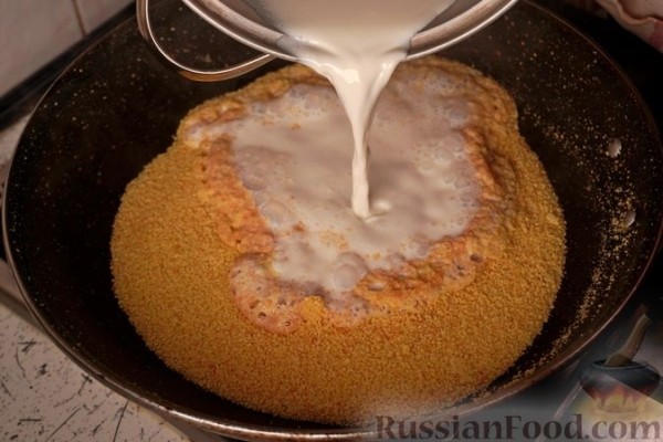 Кускус с голубикой, персиком и орехами