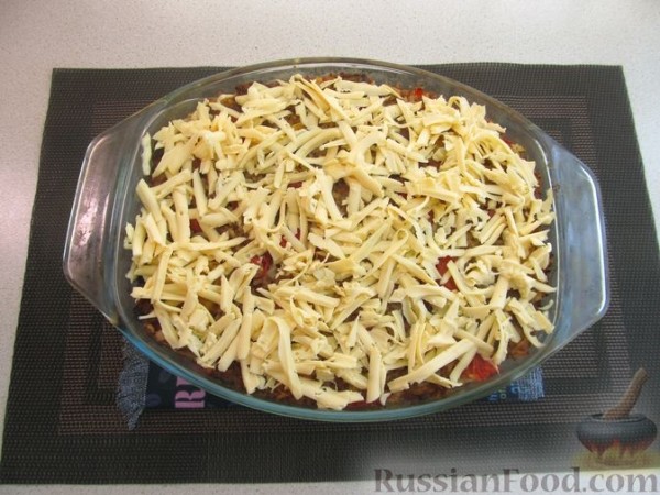 Запеканка из капусты, с фаршем, рисом и сыром