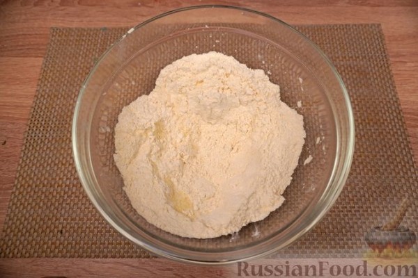 Хилопитес емистас с сыром, творогом и оливками (тортеллини по-гречески)