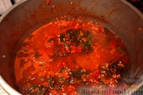 Пилав с виноградными листьями