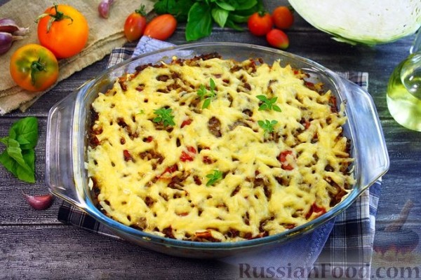 Запеканка из капусты, с фаршем, рисом и сыром