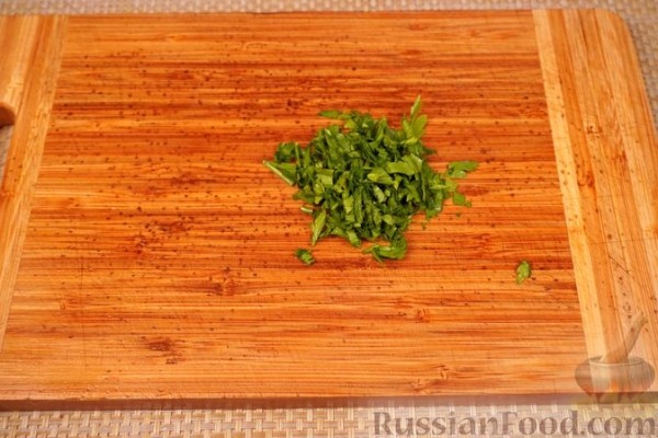 Картофельный салат с майонезно-сметанным соусом