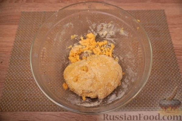 Хилопитес емистас с сыром, творогом и оливками (тортеллини по-гречески)