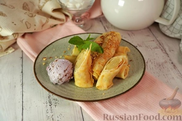 Блины на миндальном молоке с марципановой начинкой