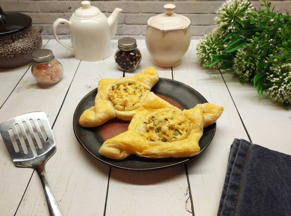 Слойки с курицей и сыром