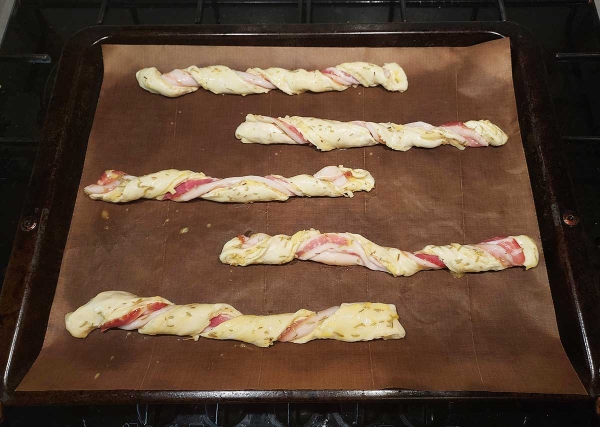 Твисты с сыром и беконом