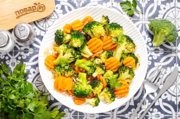 Брокколи с морковью Брокколи с морковью
