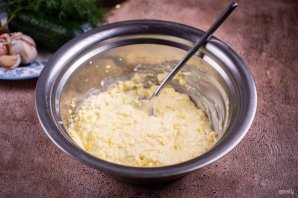 Бутерброды со шпротами и чесноком