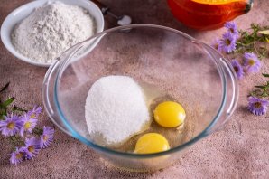 Быстрый сладкий пирог на кефире с тыквой Быстрый сладкий пирог на кефире с тыквой