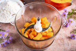 Быстрый сладкий пирог на кефире с тыквой Быстрый сладкий пирог на кефире с тыквой