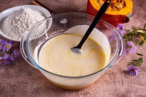 Быстрый сладкий пирог на кефире с тыквой Быстрый сладкий пирог на кефире с тыквой