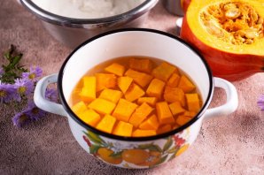 Быстрый сладкий пирог на кефире с тыквой Быстрый сладкий пирог на кефире с тыквой