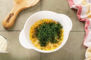 Яйца, фаршированные сыром и чесноком Яйца, фаршированные сыром и чесноком