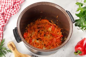 Кабачки с фаршем в мультиварке
