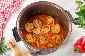 Кабачки с фаршем в мультиварке