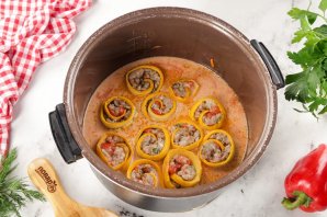 Кабачки с фаршем в мультиварке