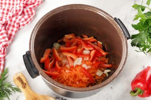 Кабачки с фаршем в мультиварке