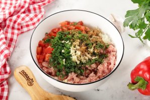 Кабачки с фаршем в мультиварке