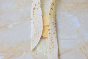 Конвертики с ветчиной и сыром