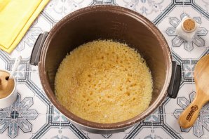 Кукурузная каша на молоке в мультиварке