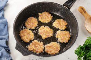 Куриные котлеты с майонезом Куриные котлеты с майонезом