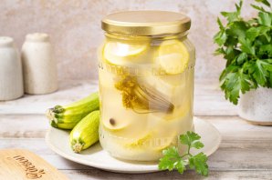 Квашеные кабачки