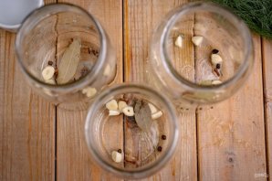 Огурцы маринованные