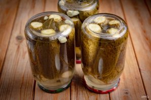 Огурцы маринованные