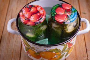 Огурцы маринованные