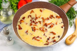 Омлет с лисичками