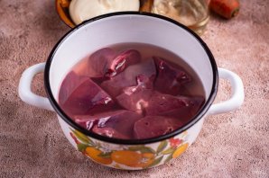 Печень с морковью и луком Печень с морковью и луком