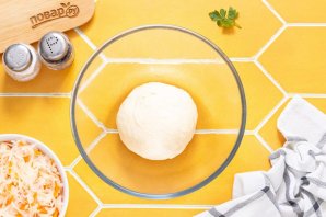 Пирожки с квашеной капустой